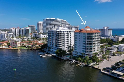 Condominio en venta en Fort Lauderdale, Florida, 3 dormitorios, 306.58 m2 № 1093939 - foto 1