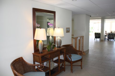 Condo in Highland Beach, Florida, 2 bedrooms  № 1151450 - photo 25