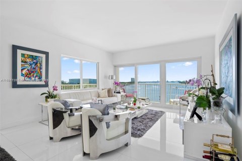 Condo in Sunny Isles Beach, Florida, 3 bedrooms  № 1187434 - photo 10