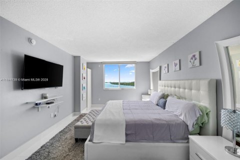 Condo in Sunny Isles Beach, Florida, 3 bedrooms  № 1187434 - photo 16