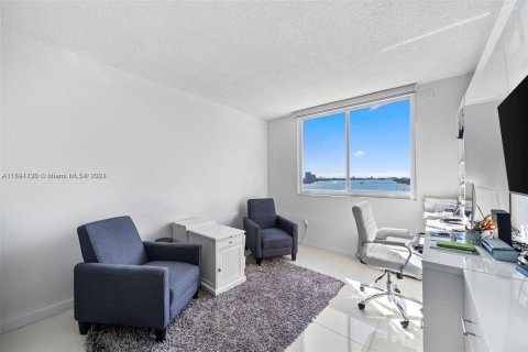 Condo in Sunny Isles Beach, Florida, 3 bedrooms  № 1187434 - photo 20