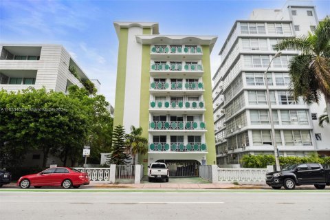 Copropriété à vendre à Miami Beach, Floride: 2 chambres, 64.47 m2 № 1348170 - photo 2