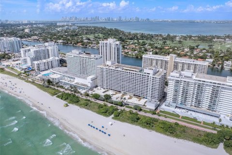 Condo in Miami Beach, Florida, 1 bedroom  № 1348166 - photo 29