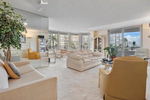 Condo in Miami Beach, Florida, 1 bedroom  № 1348166 - photo 5