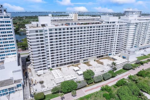 Condo in Miami Beach, Florida, 1 bedroom  № 1348166 - photo 28