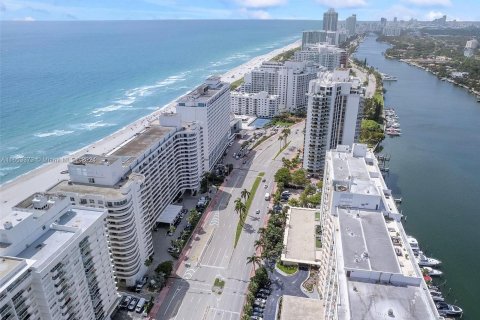 Condo in Miami Beach, Florida, 1 bedroom  № 1348166 - photo 24