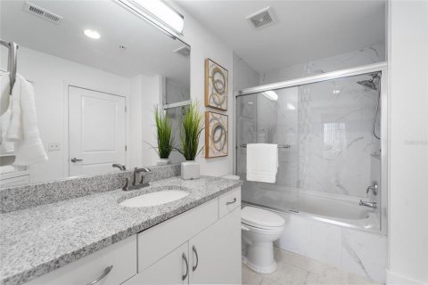 Condo in Tampa, Florida, 1 bedroom  № 1353024 - photo 16