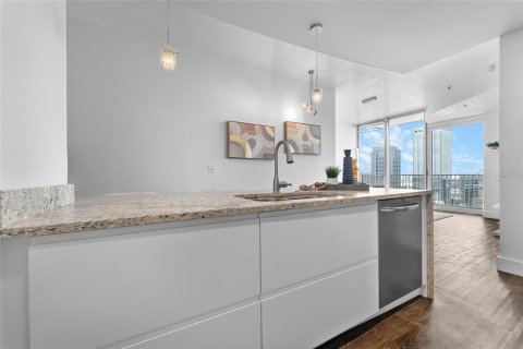 Condo in Tampa, Florida, 1 bedroom  № 1353024 - photo 8