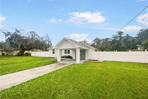 Villa ou maison à vendre à Lakeland, Floride: 2 chambres, 153.85 m2 № 1352951 - photo 1