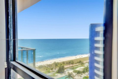Copropriété à vendre à Miami Beach, Floride: 3 chambres, 141.21 m2 № 140469 - photo 22