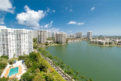 Condominio en venta en Aventura, Florida, 1 dormitorio, 99.03 m2 № 1330820 - foto 3