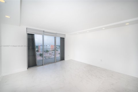 Condo in Aventura, Florida, 1 bedroom  № 1330820 - photo 9