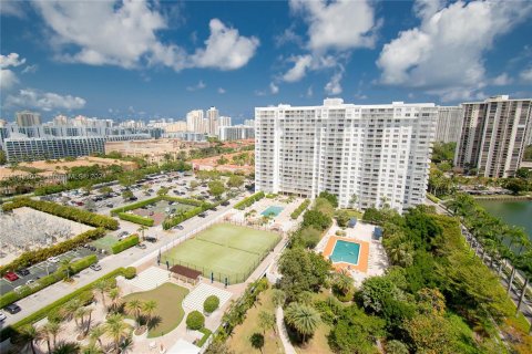 Condo in Aventura, Florida, 1 bedroom  № 1330820 - photo 5