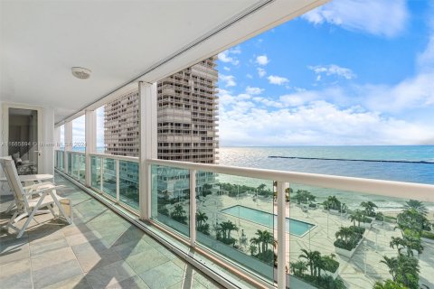 Condo in Fort Lauderdale, Florida, 2 bedrooms  № 1427432 - photo 26