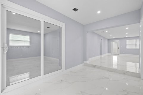 Villa ou maison à vendre à Pembroke Pines, Floride: 4 chambres, 153.1 m2 № 1423691 - photo 19