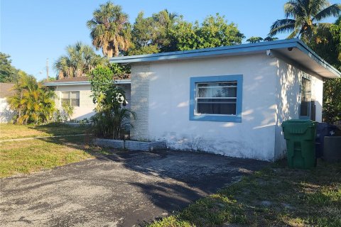 House in Lauderhill, Florida 3 bedrooms, 140.84 sq.m. № 1216593 - photo 2