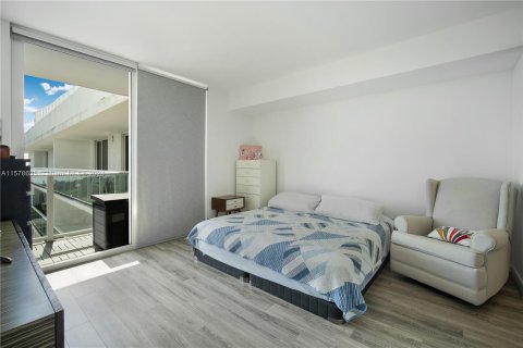 Condominio en venta en Miami, Florida, 3 dormitorios, 133.59 m2 № 1151260 - foto 11