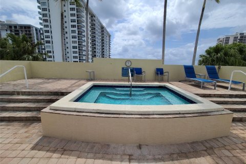 Copropriété à vendre à Fort Lauderdale, Floride: 2 chambres, 111.48 m2 № 1104654 - photo 8