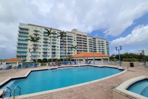 Condo in Fort Lauderdale, Florida, 2 bedrooms  № 1104654 - photo 6