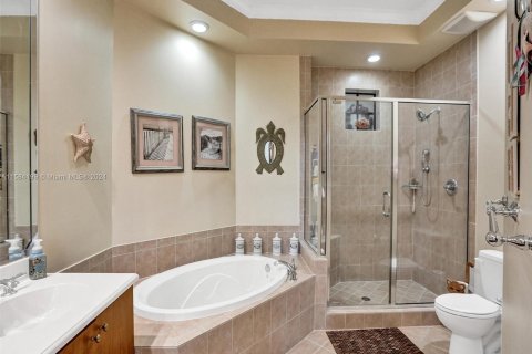 Condo in Sunrise, Florida, 3 bedrooms  № 1170401 - photo 11