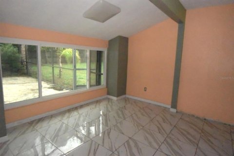 House in Brandon, Florida 3 bedrooms, 133.31 sq.m. № 1339878 - photo 12