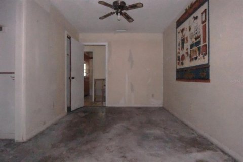 House in Brandon, Florida 3 bedrooms, 133.31 sq.m. № 1339878 - photo 23