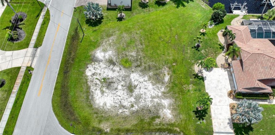 Terreno en Punta Gorda, Florida № 1362079