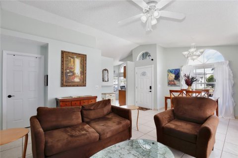 Casa en venta en Kissimmee, Florida, 4 dormitorios, 117.52 m2 № 1362081 - foto 8