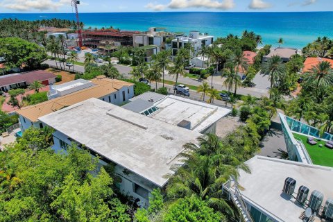 House in Golden Beach, Florida 7 bedrooms, 712.47 sq.m. № 1221351 - photo 11