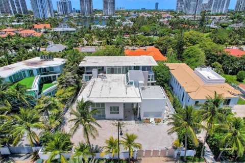 Villa ou maison à vendre à Golden Beach, Floride: 7 chambres, 712.47 m2 № 1221351 - photo 8