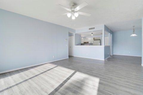 Condo in Stuart, Florida, 2 bedrooms  № 1221346 - photo 23