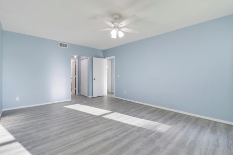 Condo in Stuart, Florida, 2 bedrooms  № 1221346 - photo 13