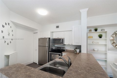 Condo in Sunny Isles Beach, Florida, 2 bedrooms  № 1295092 - photo 8