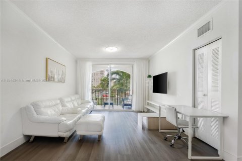 Condo in Sunny Isles Beach, Florida, 2 bedrooms  № 1295092 - photo 4