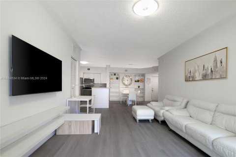 Condo in Sunny Isles Beach, Florida, 2 bedrooms  № 1295092 - photo 5