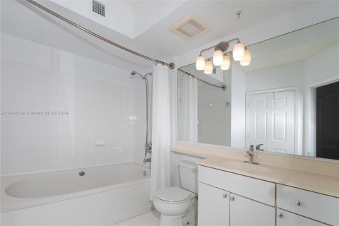 Condo in Sunny Isles Beach, Florida, 2 bedrooms  № 1295092 - photo 15