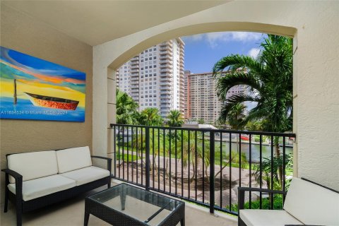 Condo in Sunny Isles Beach, Florida, 2 bedrooms  № 1295092 - photo 19