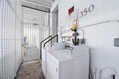 Condo in Miami Beach, Florida, 1 bedroom  № 1118446 - photo 18