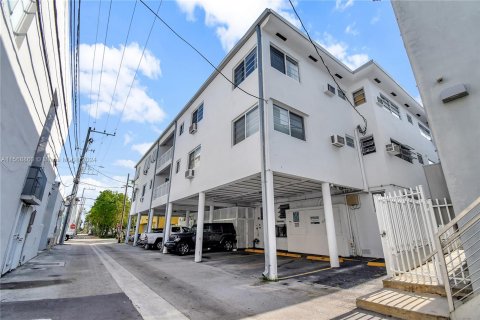 Condo in Miami Beach, Florida, 1 bedroom  № 1118446 - photo 16