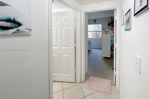 Condo in West Palm Beach, Florida, 2 bedrooms  № 1443502 - photo 11