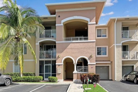 Condo in West Palm Beach, Florida, 2 bedrooms  № 1443502 - photo 1