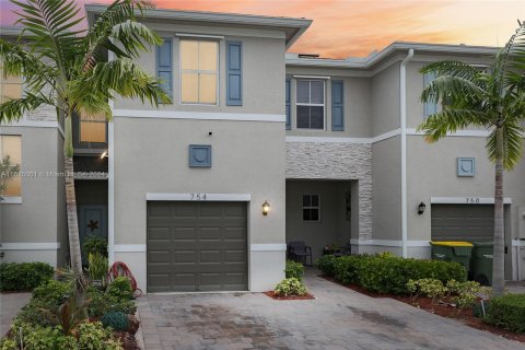 Townhouse in Homestead, Florida 3 bedrooms, 159.05 sq.m. № 1238375 - photo 1