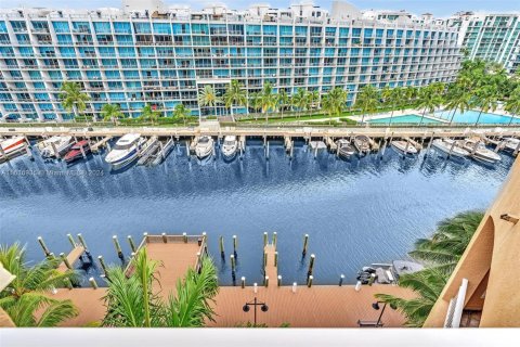 Copropriété à vendre à Aventura, Floride: 2 chambres, 122.07 m2 № 1238462 - photo 17