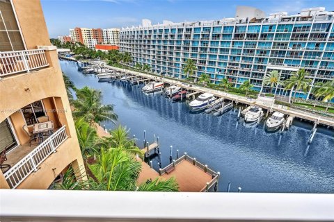 Condominio en venta en Aventura, Florida, 2 dormitorios, 122.07 m2 № 1238462 - foto 18