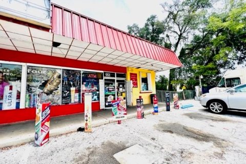 Commercial property in DeLand, Florida 238.02 sq.m. № 553768 - photo 5