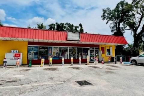 Commercial property in DeLand, Florida 238.02 sq.m. № 553768 - photo 1