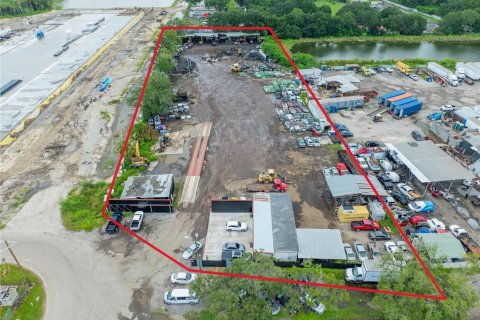 Propiedad comercial en venta en Tampa, Florida № 1354417 - foto 1