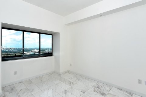 Condo in Miami, Florida, 2 bedrooms  № 1102759 - photo 16