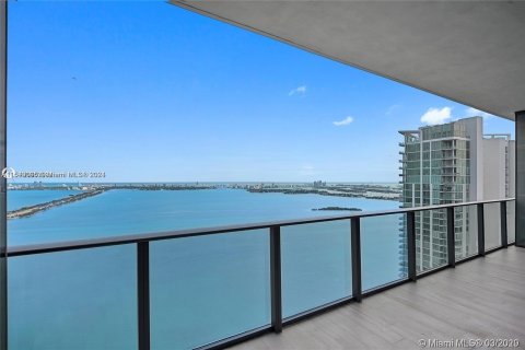 Copropriété à vendre à Miami, Floride: 2 chambres, 106.19 m2 № 1102759 - photo 1