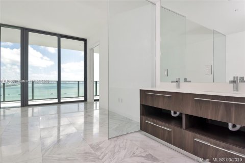 Copropriété à vendre à Miami, Floride: 2 chambres, 106.19 m2 № 1102759 - photo 14